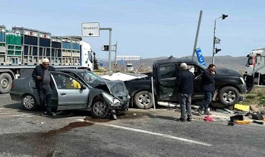 Kırıkkale’de otomobil ile pikap çarpıştı: 3 yaralı – Son Dakika Türkiye Haberleri | Cumhuriyet