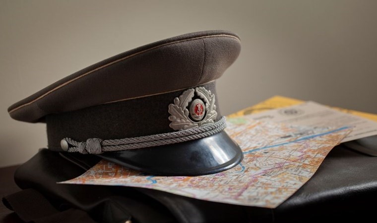 Eski Stasi mensubu 50 yıl sonra hakim karşısına çıktı