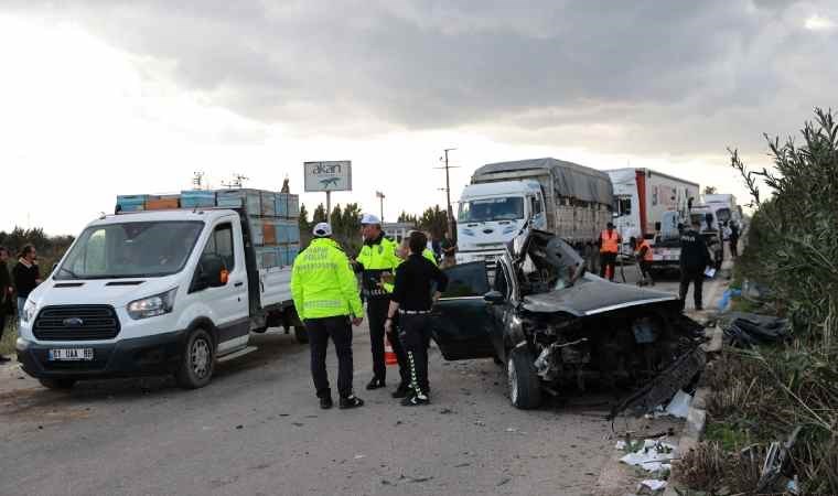 Otomobille işçi servisi çarpıştı: Ölü ve yaralılar var!