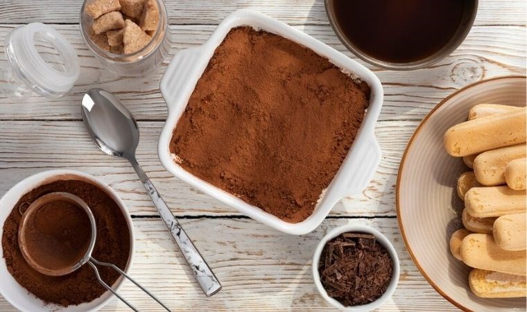 Pratik, ekonomik ve lezzetli: Yalancı Tavuk Göğsü Pastası tarifi!