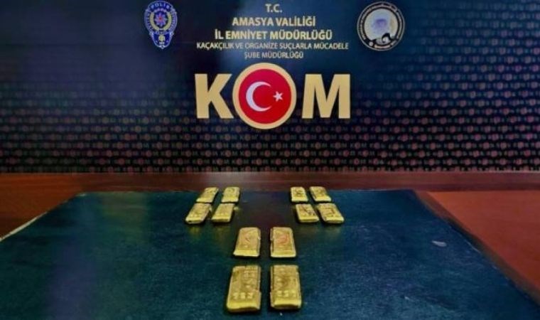 Amasya’da otobüs yolcusunun üzerinden 12 parça külçe altın çıktı