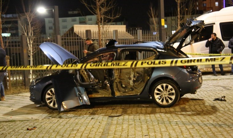 Muş’ta park halindeki araçta patlama! Sürücü yaralandı…