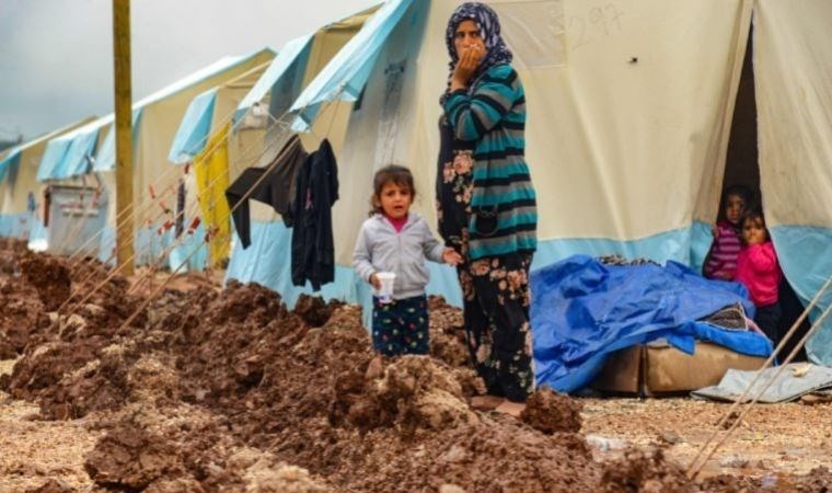 Yüz binlerce kız çocuğu eğitimin dışında