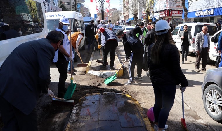 Van'da olaylar sona erdi: Sokaklar temizlenmeye başlandı - Son Dakika Türkiye Haberleri | Cumhuriyet