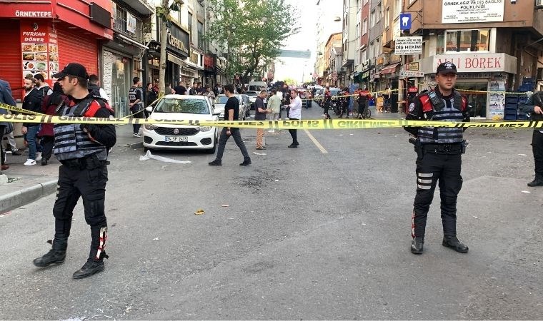 Beyoğlu'nda silahlı saldırı... 3'ü ağır 4 yaralı!