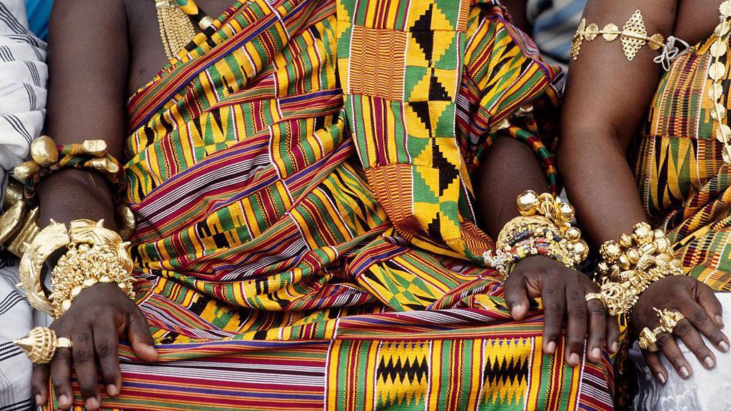 İngiltere, 150 yıl önce yağmalanan Asante mücevherlerini Gana'ya iade etti