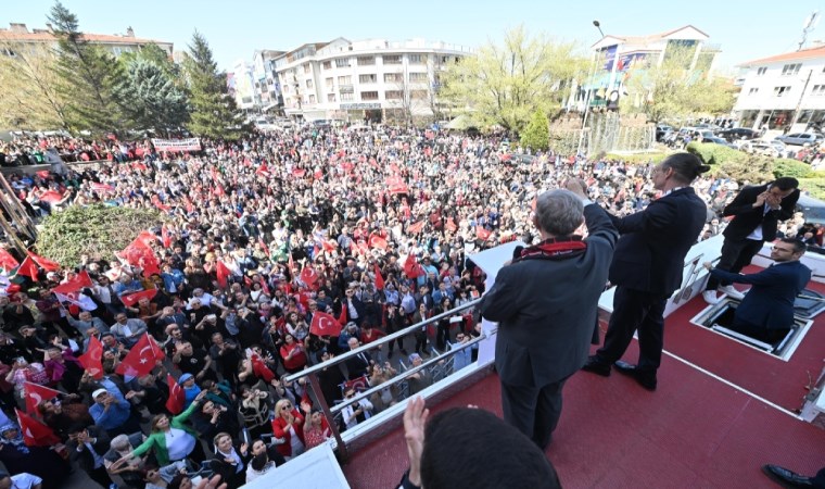 Erdal Beşikçioğlu, mazbatasını alıp göreve başladı - Son Dakika Siyaset Haberleri | Cumhuriyet