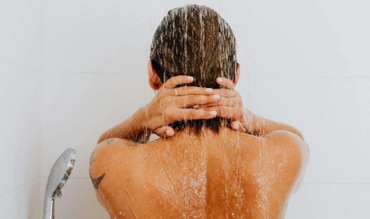 Her gün duş almak sağlığa zararlı mı?