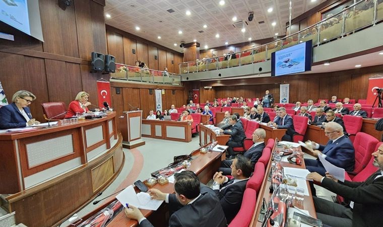 İzmit Belediye Meclisi'nde Ensar ve TÜGVA protokolü iptal edildi