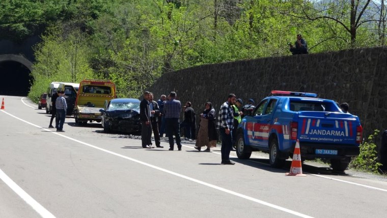 Ordu'da cenaze yolunda feci kaza... Yaralılar var!