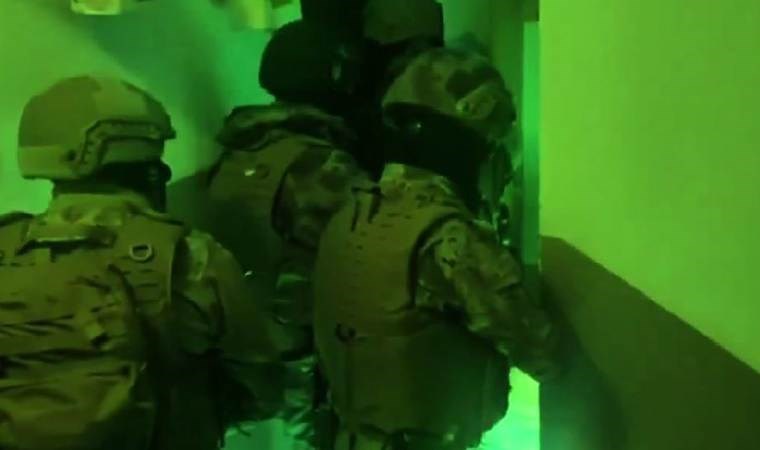 7 ilde ‘Mahzen-32’ operasyonu: Elebaşılığını Hakkı Saral’ın yaptığı suç örgütü çökertildi!
