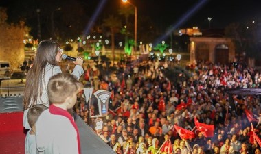 Çeşme’nin ilk kadın Belediye Başkanı Lal Denizli’nin ailesinin büyük gururu – Son Dakika Yaşam,Siyaset Haberleri | Cumhuriyet