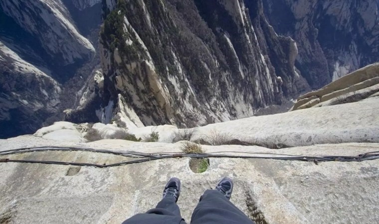 ‘Dünyanın en tehlikeli yürüyüşü’: Yılda 100 kişi ölüyor!