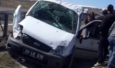 Resmi araç refüje uçtu: 1 yaralı! – Son Dakika Türkiye Haberleri | Cumhuriyet