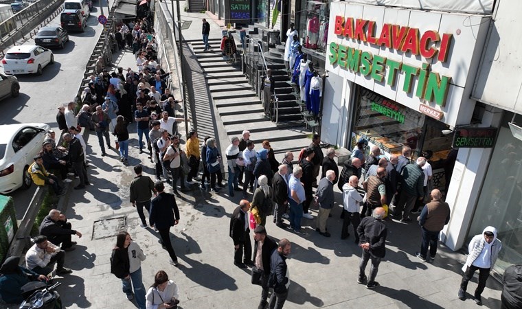 3’te biri fiyatına satılıyor! İstanbul’da ucuz baklava kuyruğu