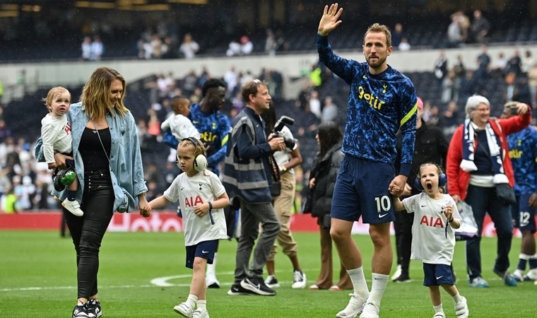 İngiliz futbolcuya şok: Harry Kane’in ailesi trafik kazası geçirdi!