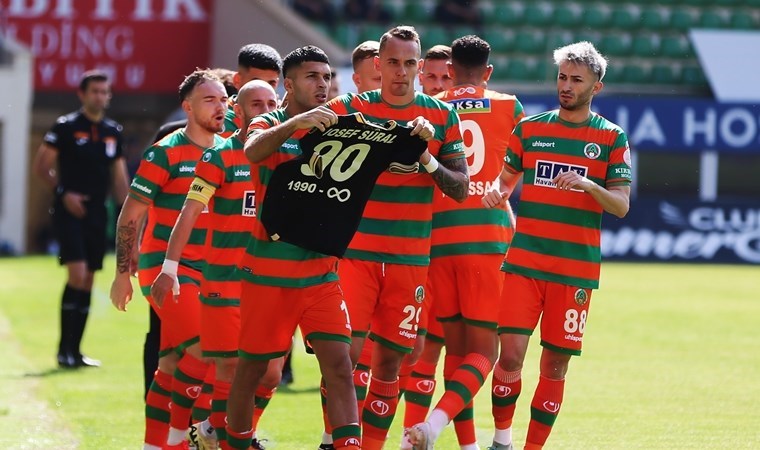 Alanyaspor, İstanbulspor’u farklı geçti!