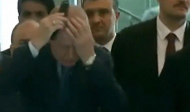 AKP’li Cumhurbaşkanı Erdoğan’ın AYM törenine giderken saçlarını taraması dikkat çekti