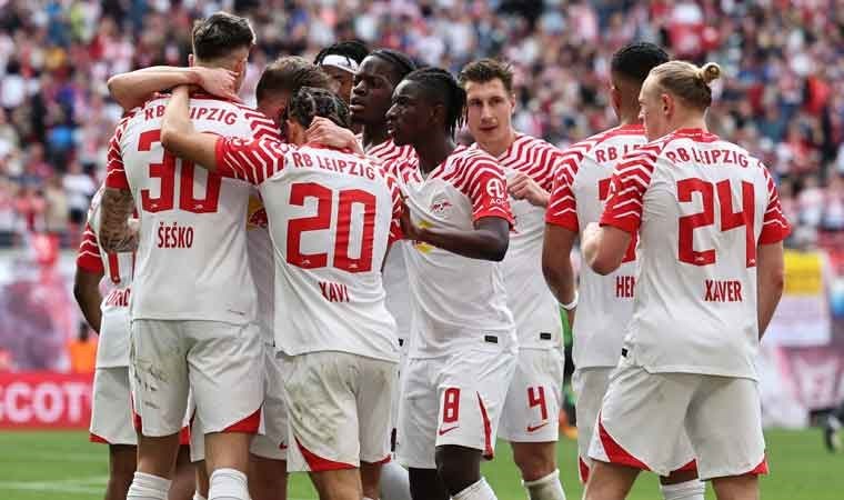 RB Leipzig evinde Wolfsburg’u rahat geçti