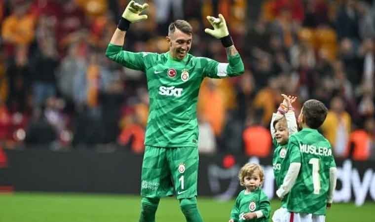 Fernando Muslera, milli takımdan emekli oldu