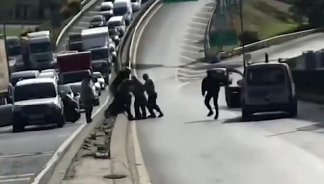 İstanbul da Yol Verme Kavgası