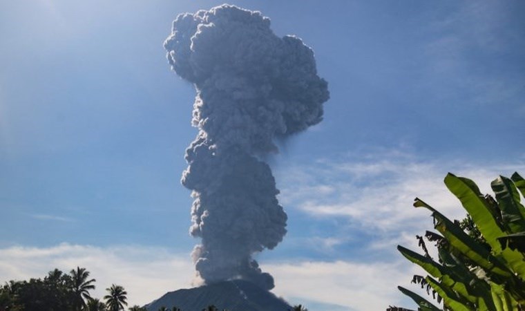 Ibu Yanardağı faaliyete geçti