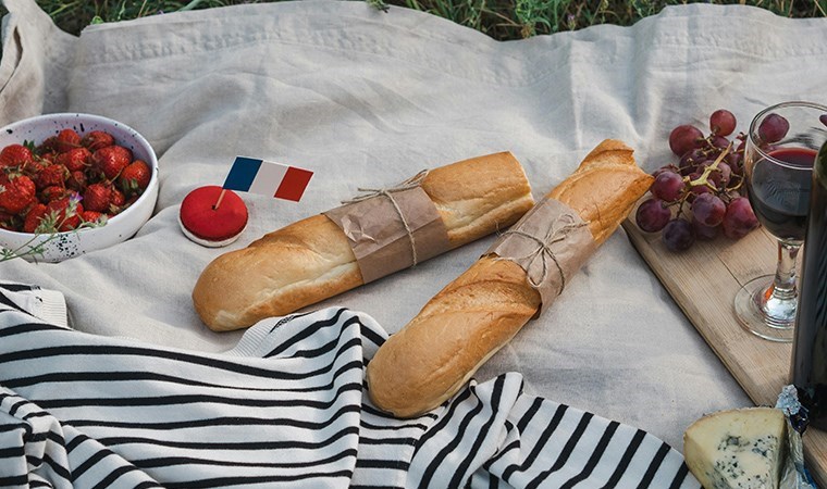 Fransa’da dünyanın en uzun baget ekmeği rekoru kırıldı