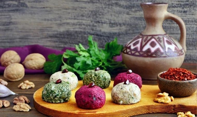 Geleneksel Gürcü mezesi ile sofralarınıza renk katın: Pkhali tarifi…