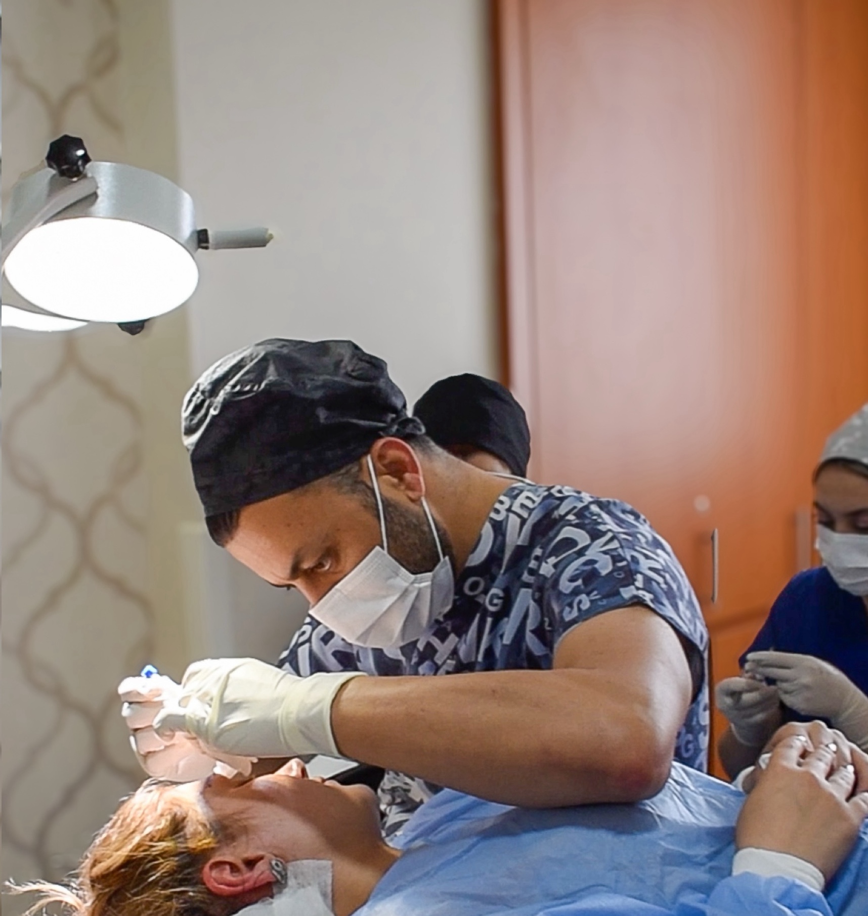 HairextreM Sağlık Hizmetleri: Sakal Ekimi ile Doğal Sonuçlar