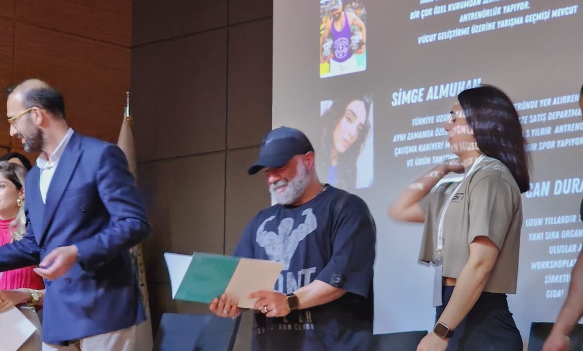 IFBB Pro Coach Can Ünal: Vücut Geliştirmede Uzmanlaşmış Başarılı Antrenör