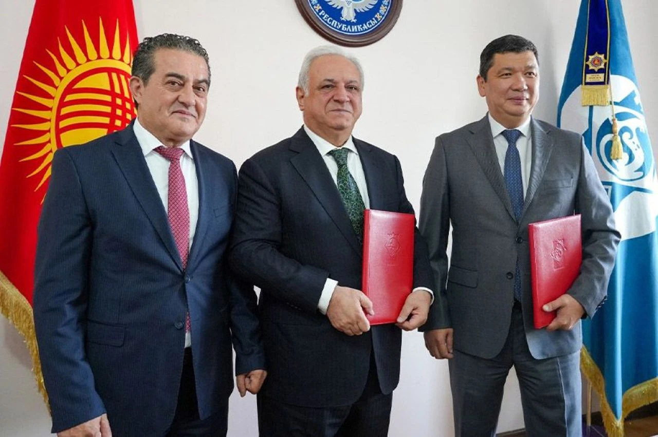 Özgür Özel Boykot Listesine Eklemişti: İhlas Holding’den Erdoğan’a Ziyaret