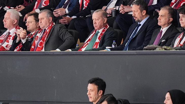 Cumhurbaşkanı Erdoğan, Milli Takımı Dünya Kupası Elemeleri Maçında Yalnız Bırakmadı
