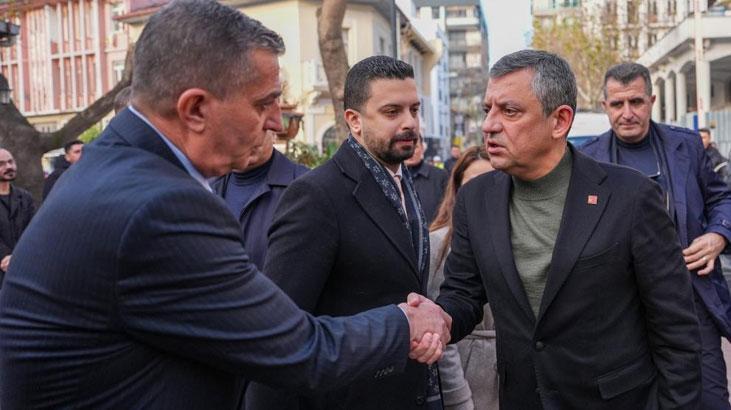 CHP Genel Başkanı Özgür Özel, Manisa’ya giderek Şehzadeler Belediyesini ziyaret etti.