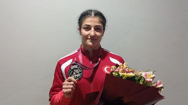 Elvira Süleyman Kamaloğlu Avrupa Şampiyonası’nda Gümüş Madalya Kazandı