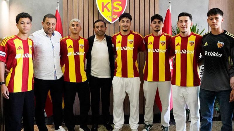 Sarı-Kırmızılı Kulüpten Genç Yeteneklere Profesyonel Sözleşme