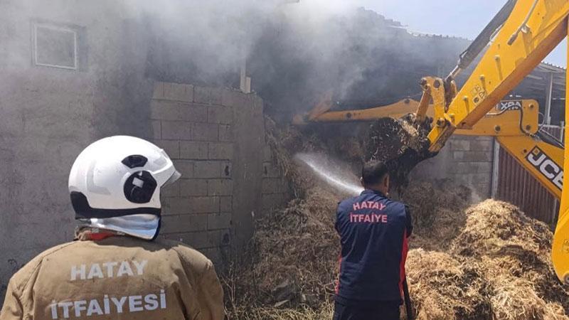 Hatay’da Samanlık Yangını Paniği! Ekipler Alevleri Büyümeden Söndürdü