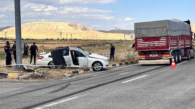 Çankırı’da Otomobil ile Kamyon Çarpıştı: 3 Kişi Hayatını Kaybetti, 3 Yaralı