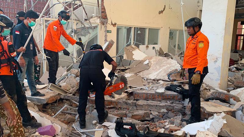 Flores Adası’nda 7.7’lik deprem: 47 kişi hayatını kaybetti