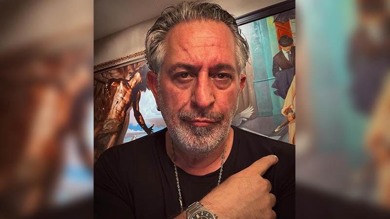 Cem Yılmaz göğüs ağrısı nedeniyle hastaneye kaldırıldı, anjiyoya alındı