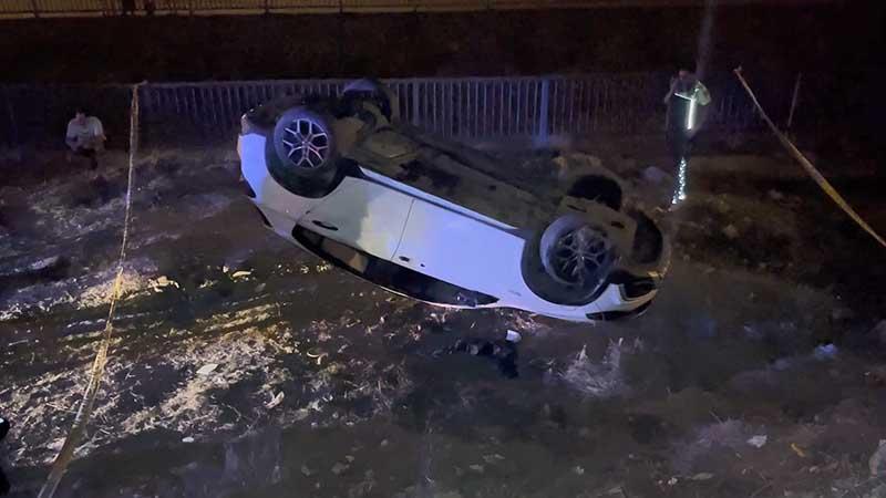 Ümraniye’de şarampole devrilen otomobilin sürücüsü hayatını kaybetti