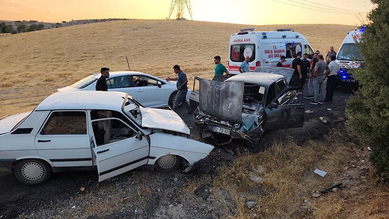 Adıyaman’da iki otomobil çarpıştı: 8 yaralı