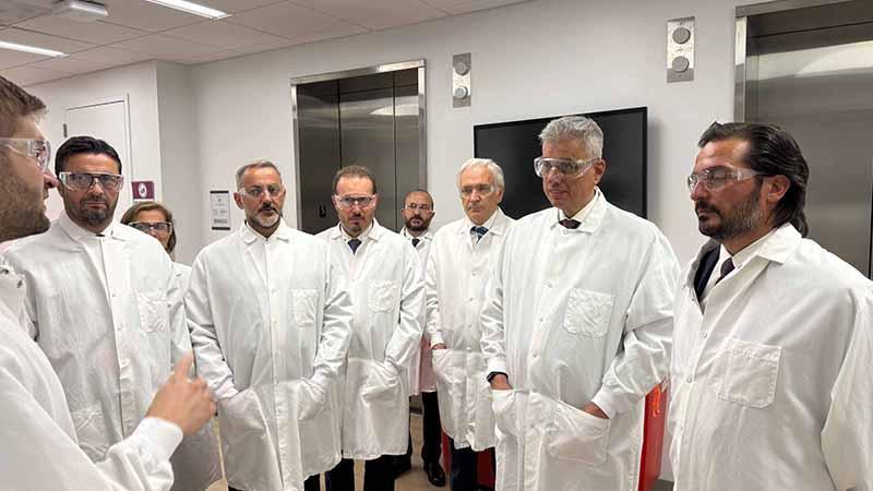 Bakan Memişoğlu, ABD’de AstraZeneca ve Precigen’i ziyaret etti
