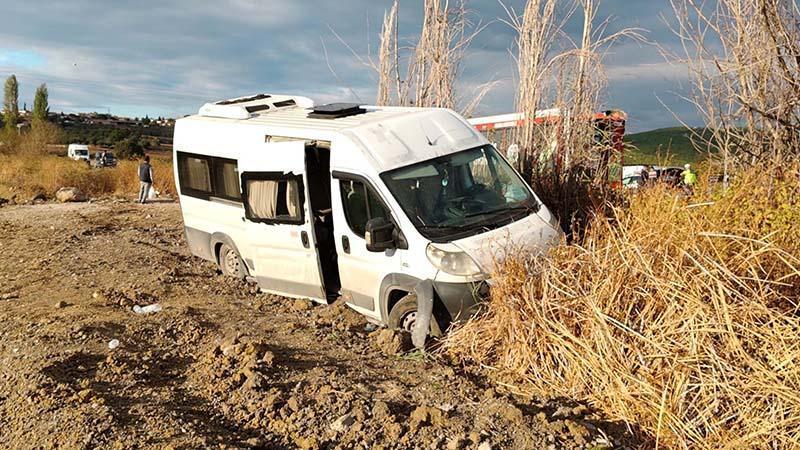 Balıkesir’de işçi servisinde kaza: 13 kişi yaralandı