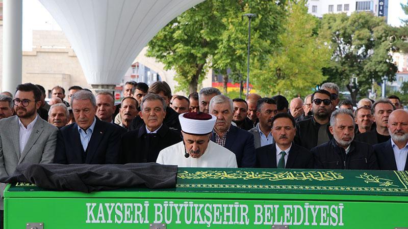 Abdullah Gül, amcası Mustafa Gül’ün cenazesine katıldı