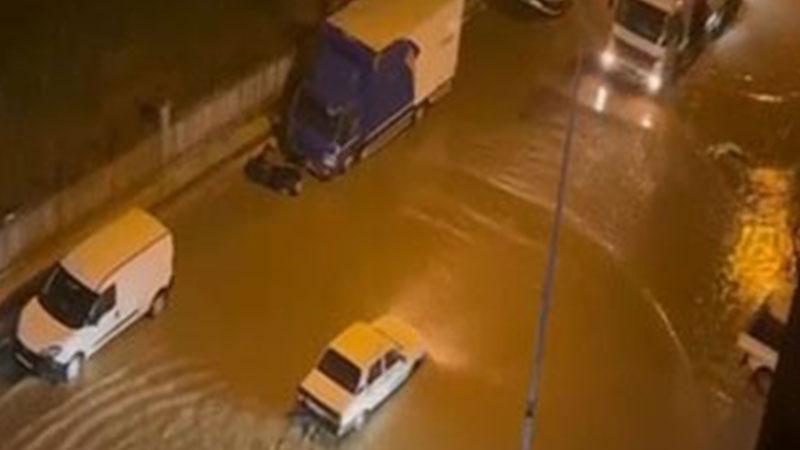 Malatya’da sağanak hayatı olumsuz etkiledi: Yollar göle döndü