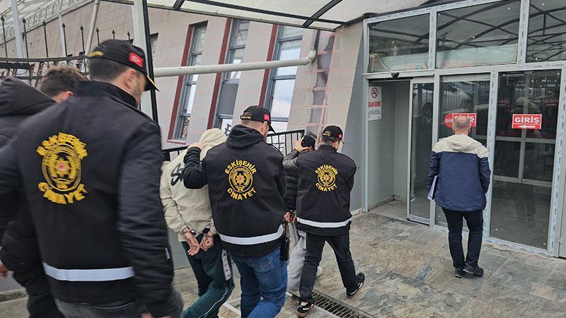 Pompalı tüfekle ateş açılan kavgada bir kişi yaralandı: 2 tutuklama