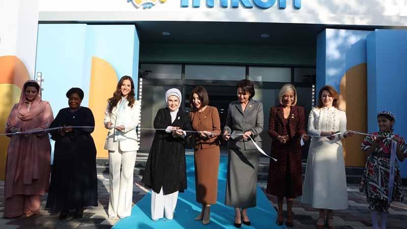 Emine Erdoğan’dan Semerkant’taki eğitim merkezine ziyaret: “Çocukların geleceğine umut oluyor”