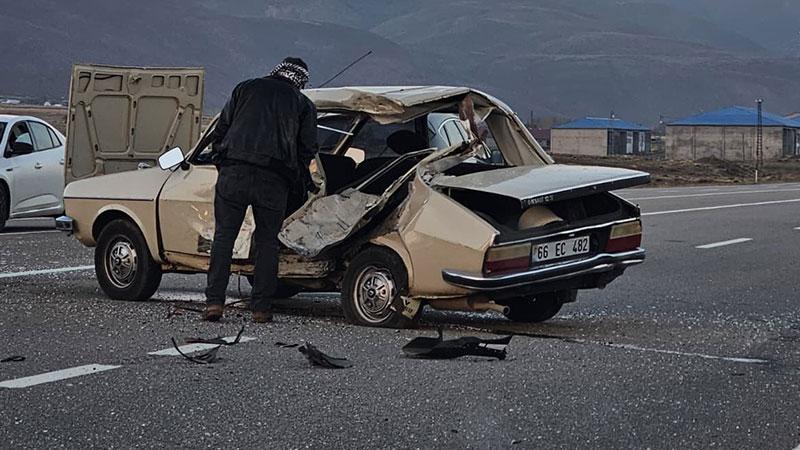 Bingöl’de Motosiklet ile Otomobil Çarpıştı: 3 Yaralı