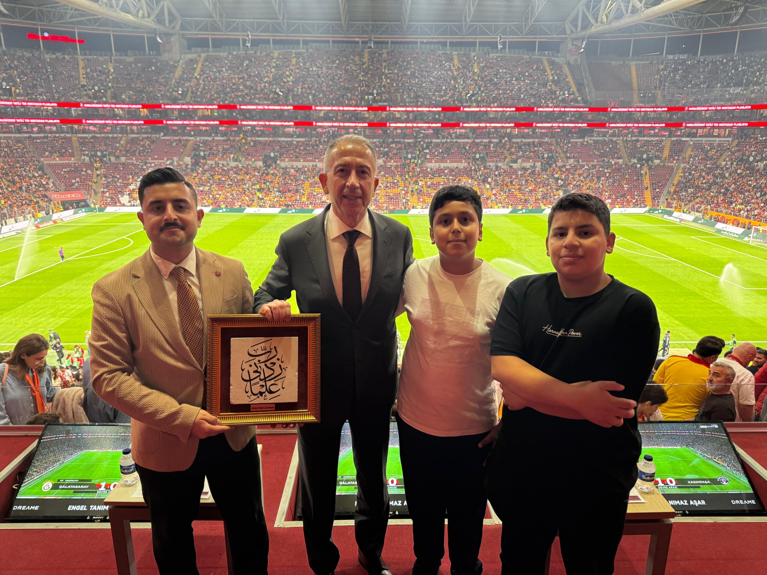 İSTANBUL FATİH MEZUNLAR DERNEĞİ’NDEN ADANALI GENÇLERE UNUTULMAZ MÜSABAKA HEYECANI: ENGELSİZ TRİBÜN PROJESİ İLE RAMS PARK’TA BULUŞTULAR